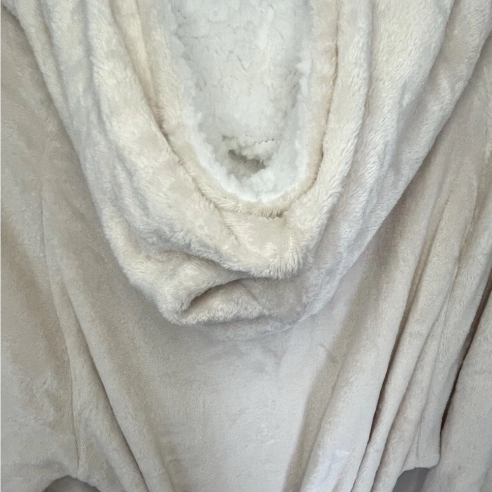 Cozy Cream Women's Robe - Picture 10 of 10